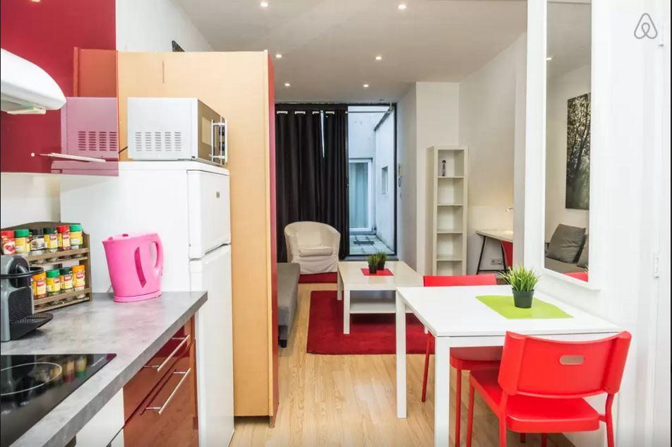 Central Red Apartment Brussels Phòng bức ảnh