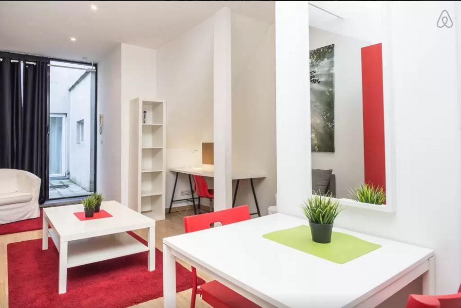 Central Red Apartment Brussels Phòng bức ảnh